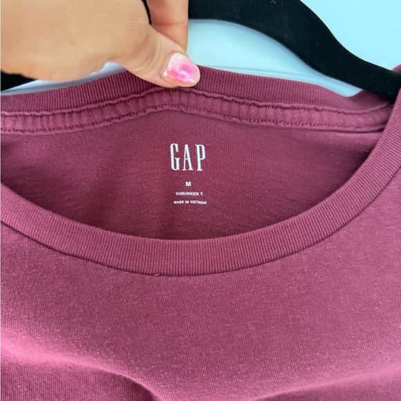GAP Women's Raspberry T-Shirt - Picture 2 of 2